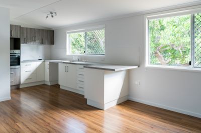 Residential and Commercial Laminate Floor Waxing Services Are Available